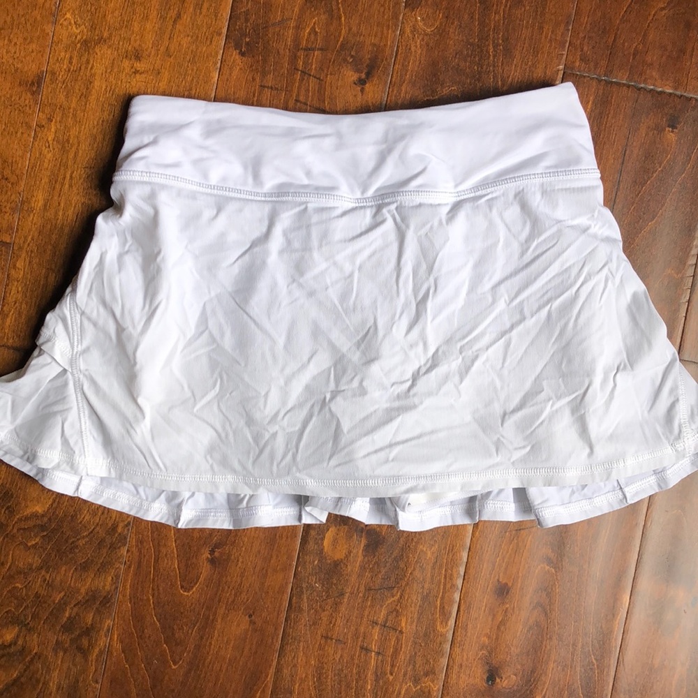 White Pace setter Lululemon skirt